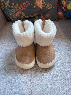 Little Love Bug Co. Ari Boots Size 6–7T (14.3 cm) – Brown Suede Barefoot Boots